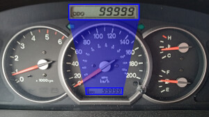 Il cruscotto: il contachilomentri è ingrandito, in modo che si veda meglio il 999999